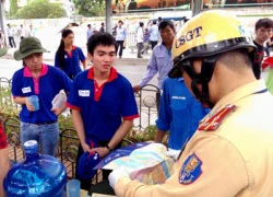 Cảnh sát giao thông Hà Nội ra quân "Tiếp sức mùa thi"