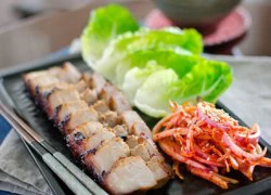 [Chế biến] - Thịt ba chỉ nướng với salad hành kiểu Hàn Quốc