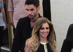 Cheryl Cole tươi rói bên bạn trai mới