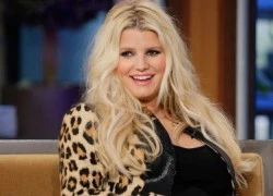 Cơ thể gầy béo thất thường của Jessica Simpson