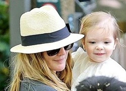 Con gái "Thiên thần của Charlie" Drew Barrymore xinh hơn cả mẹ