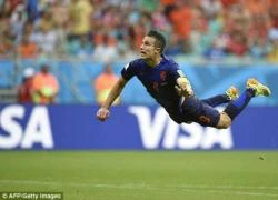 Dân mạng rộ trào lưu chụp ảnh 'bay như van Persie'