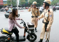 Đăng ký xe máy điện: Soạn luật "trên mây", đánh đố dân