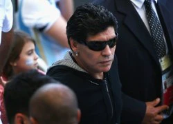 Diego Maradona &#8216;hầm hố&#8217; khi tới cổ vũ đội tuyển Argentina