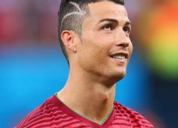 Fan tranh cãi về đường cạo tóc của C. Ronaldo