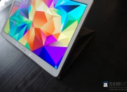 Galaxy Tab S có cảm biến vân tay và bao đựng cao cấp