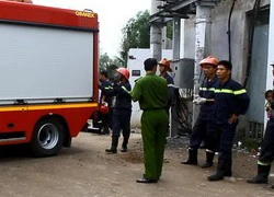 Hàng chục công nhân bị vùi lấp trong đống hàng hóa