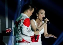 Hồng Ngọc bật khóc vì bố bệnh nặng trên sân khấu liveshow