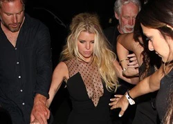 Jessica Simpson sexy táo bạo sau giảm cân