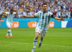 Messi chói sáng, Argentina giành ngôi nhất bảng