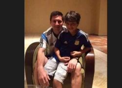 Messi gặp lại cậu bé gây &#8216;bão&#8217; trên mạng xã hội