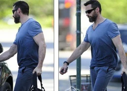 Nam tài tử Hugh Jackman lộ đôi tay nổi gân 'giun dế'