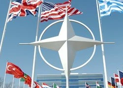 NATO tính chuyện hỗ trợ quân sự cho Ukraine