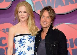 Nicole Kidman và chồng tình tứ giữa tin đồn ly hôn