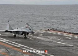 Tiêm kích MiG-29KUB &#8216;vấp ngã&#8217; trên tàu sân bay Ấn Độ