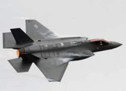 Phi cơ chiến đấu F-35 của Mỹ bốc cháy khi đang cất cánh