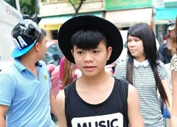 Quang Anh ăn vận cá tính đi xem The Voice Kids mùa 2