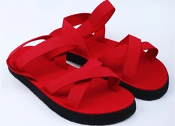 Sandal nữ quai chéo màu đỏ