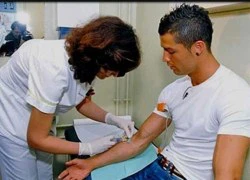 Trái tim ấm áp đằng sau vẻ ngoài bóng bẩy, kênh kiệu của Ronaldo