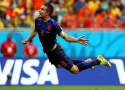 Van Persie được tạc tượng ở quê nhà