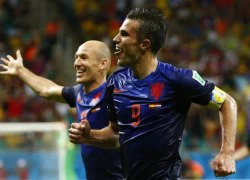 Van Persie và Robben thi nhau lập cú đúp