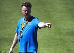 Vì M.U, Van Gaal thất hứa với bà xã