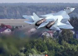 Vì sao tiêm kích T-50 chưa thể cạnh tranh với F-35?