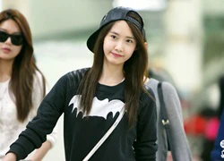 Yoon Ah, Hyo Yeon mặc như học sinh tiểu học khi ra sân bay