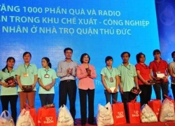 1.000 chiếc radio đầu tiên được trao đến tay các công nhân