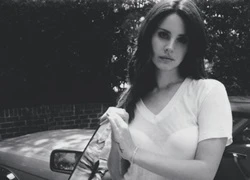 Album mới của Lana Del Rey từng bị bỏ xó