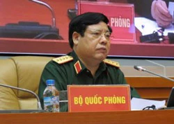 Bộ trưởng Bộ Quốc phòng "ban lệnh" chống bão Thần Sấm