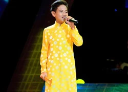 Cậu nhóc điển trai The Voice Kids gây chú ý nhờ múa quạt