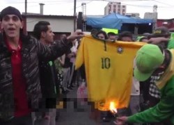 CĐV nổi giận đốt áo Neymar