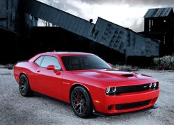 Dodge Challenger 2015 giá chỉ từ 27.000 USD