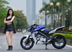 Fan Hà Lan sexy bên Yamaha V-Ixion xanh GP duy nhất tại VN