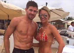 Gerrard quên sầu bên bà xã gợi cảm