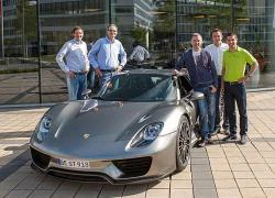 Giám đốc hãng độ nổi tiếng tậu liền 3 siêu xe Porsche 918 Spyder