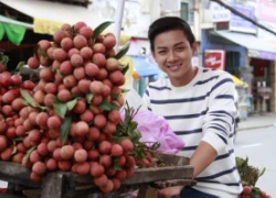 Hoài Lâm nhí nhảnh làm chàng bán vải