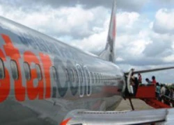 Jetstar thay đổi lịch trình vì&#8230; chim va vào máy bay