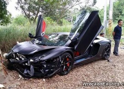 Lamborghini Aventador màu đen mờ vỡ mũi tại Đài Loan