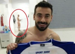 Lavezzi vô tình làm lộ cảnh đồng đội khỏa thân