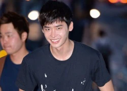 Lee Jong Suk khác lạ, xuống sắc trong sự kiện