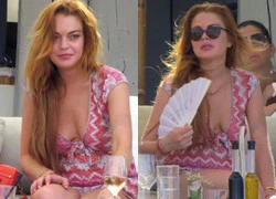 Lindsay Lohan lộ bụng to và ngực chảy tới rốn