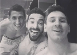 Messi &#8220;tự sướng&#8221; sau khi lập kỷ lục 4 lần hay nhất trận