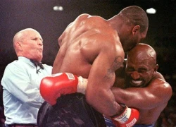 Mike Tyson đồng cảm với Suarez trong vụ cắn đối thủ