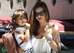 Miranda Kerr "từ chối" yêu vì quá bận rộn