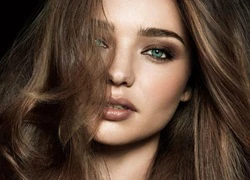 Miranda Kerr uốn nắn bé Flynn theo thói quen