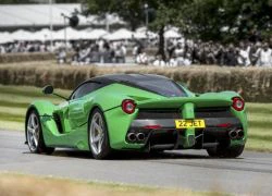 Nam ca sỹ từng bị đập siêu xe khoe Ferrari LaFerrari bắt mắt