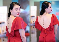 &#8220;Nữ hoàng đêm hội&#8221; Lương Thu Hương khoe lưng trần mướt mắt