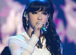 Park Bom (2NE1) dũng cảm biểu diễn giữa scandal ma túy